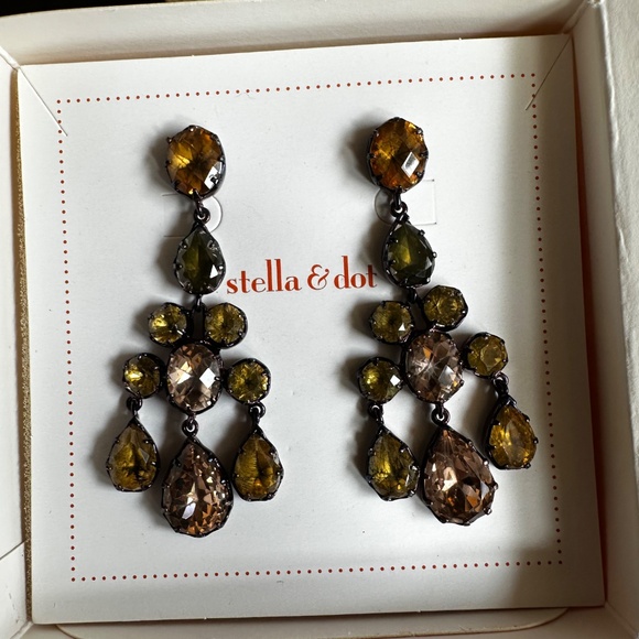 Stella & Dot Earrings - Picture 2 of 7